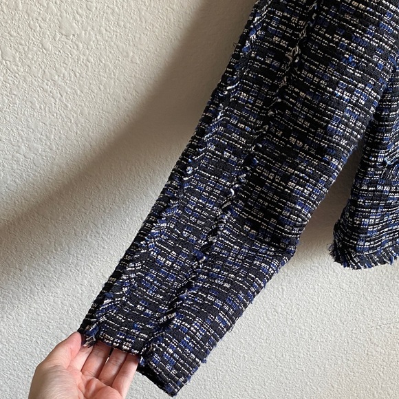 Women’s Banana Republic Black, Navy, and White Tweed Blazer - Picture 4 of 13